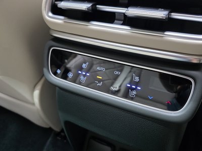 2024 Genesis GV80 thumbnail 28