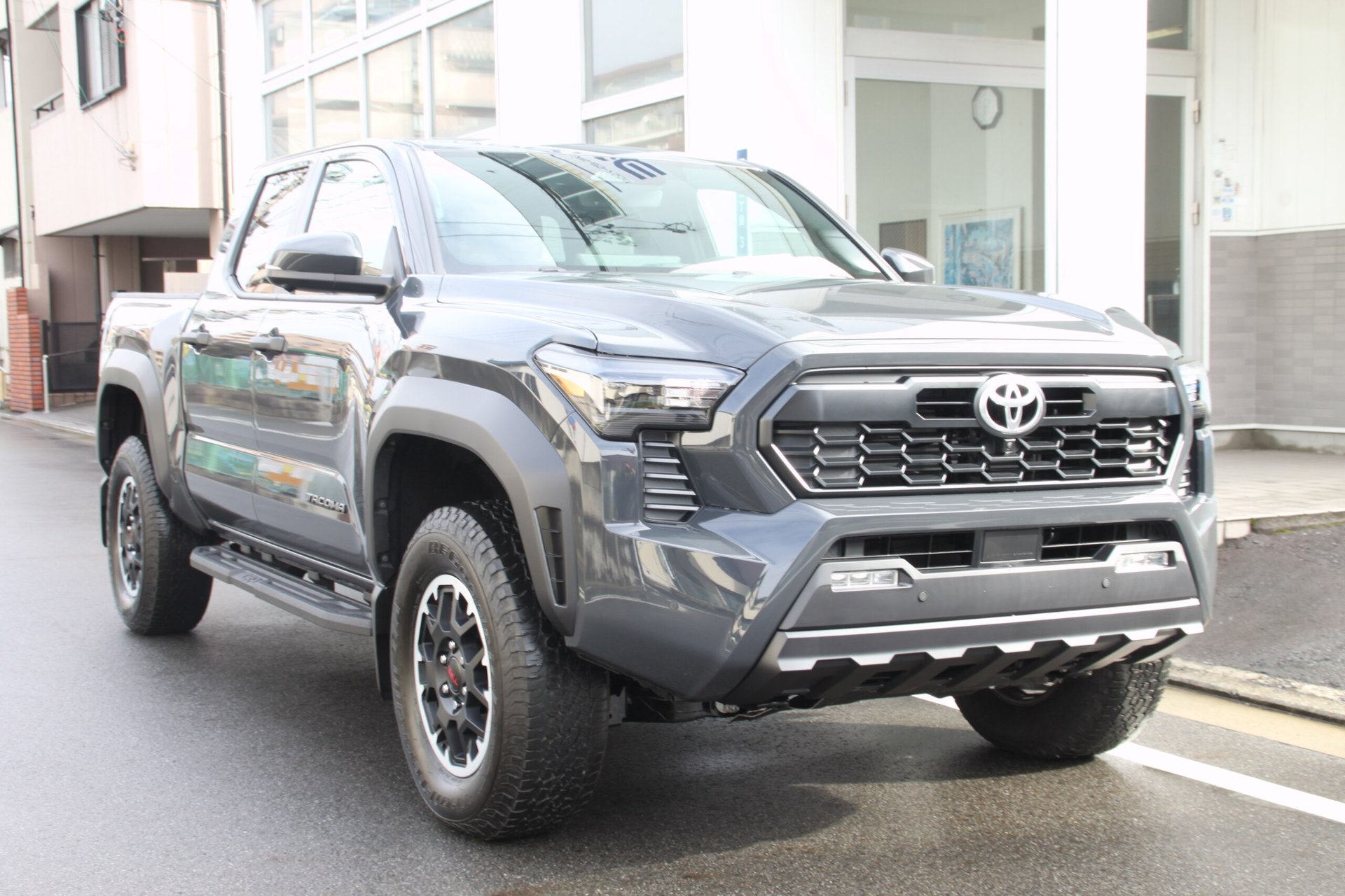 TOYOTA TACOMA - View 1