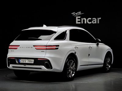 صورة 4 لـ 2023 Genesis GV70