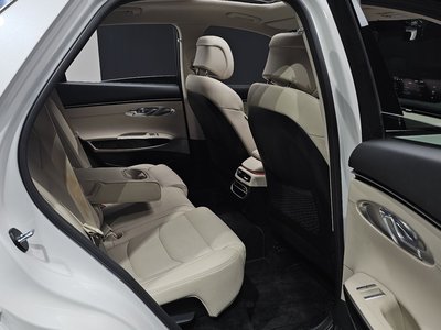 2023 Genesis GV70 thumbnail 16