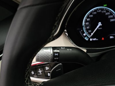 2023 Genesis GV70 thumbnail 28