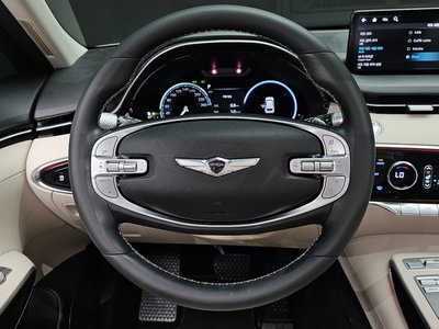 2023 Genesis GV70 thumbnail 19
