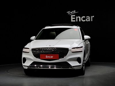 صورة 2 لـ 2023 Genesis GV70