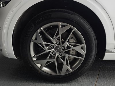 صورة 6 لـ 2023 Genesis GV70