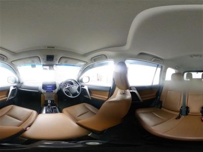 TOYOTA LAND CRUISER PRADO - 3