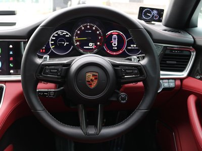 PORSCHE PANAMERA - 10