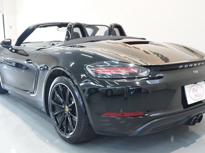 PORSCHE 718 - 8