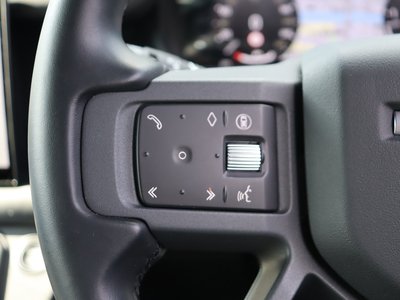 LAND ROVER DEFENDER - 10