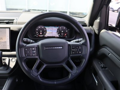 LAND ROVER DEFENDER - 9