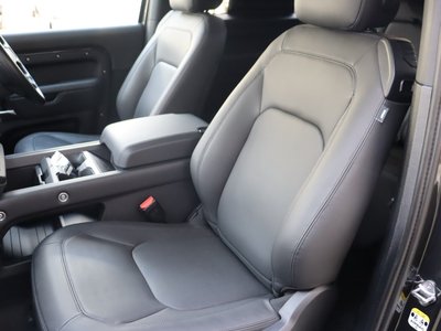 LAND ROVER DEFENDER - 6