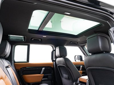 LAND ROVER DEFENDER - 5