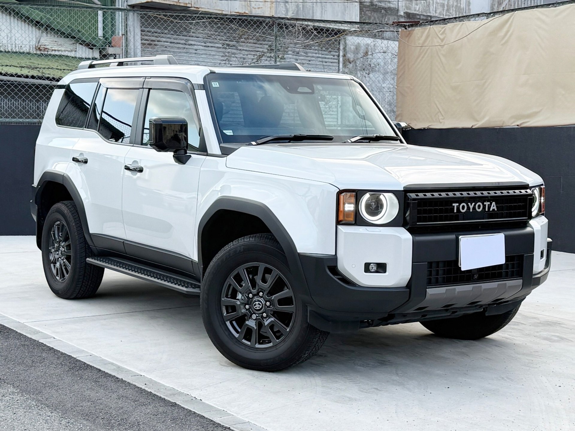 TOYOTA LAND CRUISER 250 - View 1