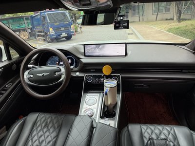 2022 Genesis GV80 photo 8