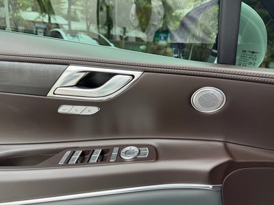 2022 Genesis GV80 thumbnail 13
