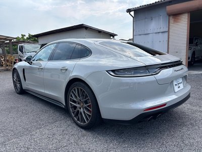 PORSCHE PANAMERA - 4