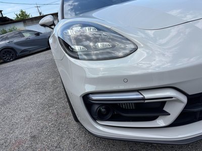 PORSCHE PANAMERA - 8