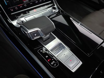 AUDI A8 - 9