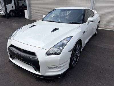 NISSAN GT-R - 1
