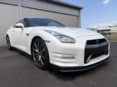 NISSAN GT-R - 4