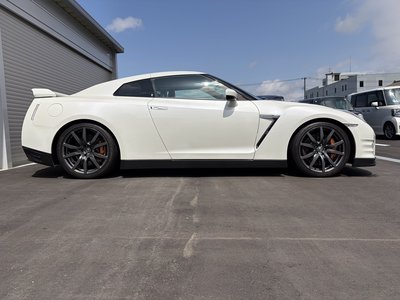 NISSAN GT-R - 9