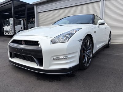 NISSAN GT-R - 2