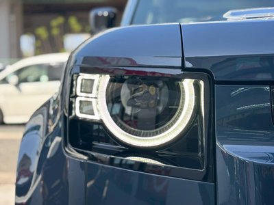 LAND ROVER DEFENDER - 8