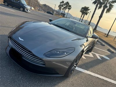 ASTON MARTIN DB11 - 5