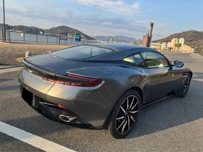 ASTON MARTIN DB11 - 8