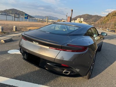 ASTON MARTIN DB11 - 9