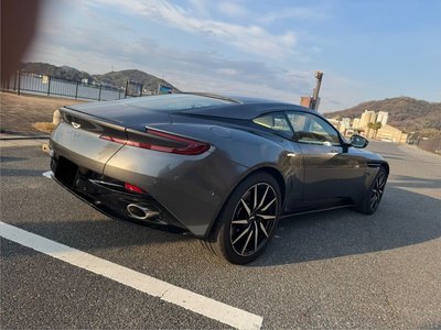 ASTON MARTIN DB11 - 7