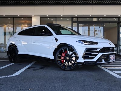 LAMBORGHINI URUS - 3
