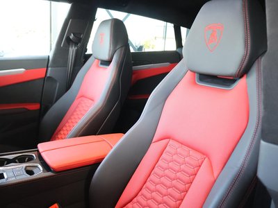 LAMBORGHINI URUS - 10