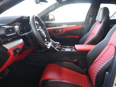 LAMBORGHINI URUS - 9