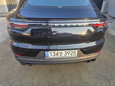 2022 Porsche CAYENNE photo 7
