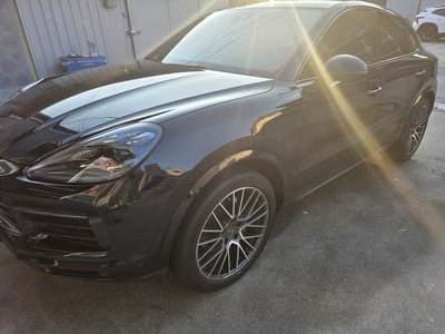 2022 Porsche CAYENNE photo 3