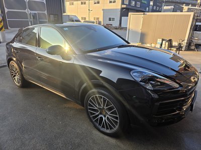 2022 Porsche CAYENNE photo 1