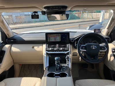 TOYOTA LAND CRUISER 300 - 3