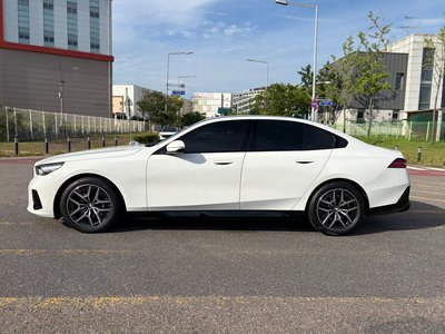 صورة مصغرة 20 لـ 2026 BMW 5 SERIES