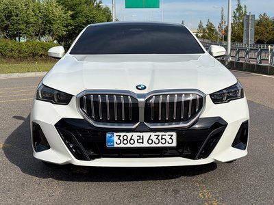 2026 BMW 5 SERIES — фото 2