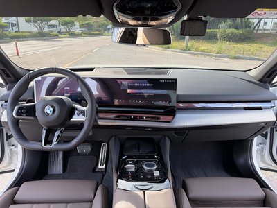 2026 BMW 5 SERIES — фото 5