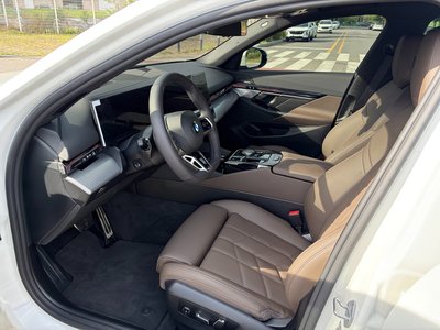 2026 BMW 5 SERIES — фото 10