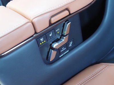 صورة مصغرة 30 لـ 2023 Toyota VELLFIRE