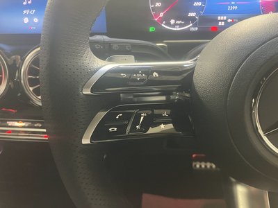 2025 Mercedes-BENZ GLB — миниатюра 30