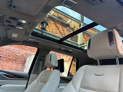 CADILLAC ESCALADE - 4