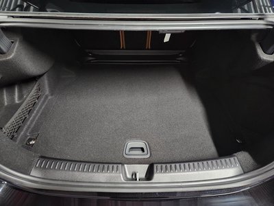 MERCEDES-BENZ E-CLASS - 9