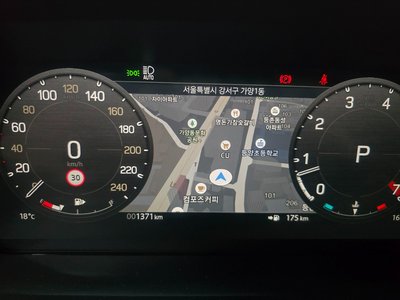 LAND ROVER DEFENDER - 8