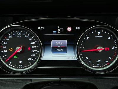 MERCEDES-BENZ E-CLASS - 8