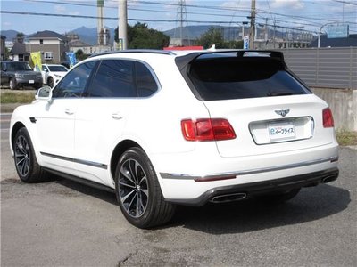 BENTLEY BENTAYGA - 6