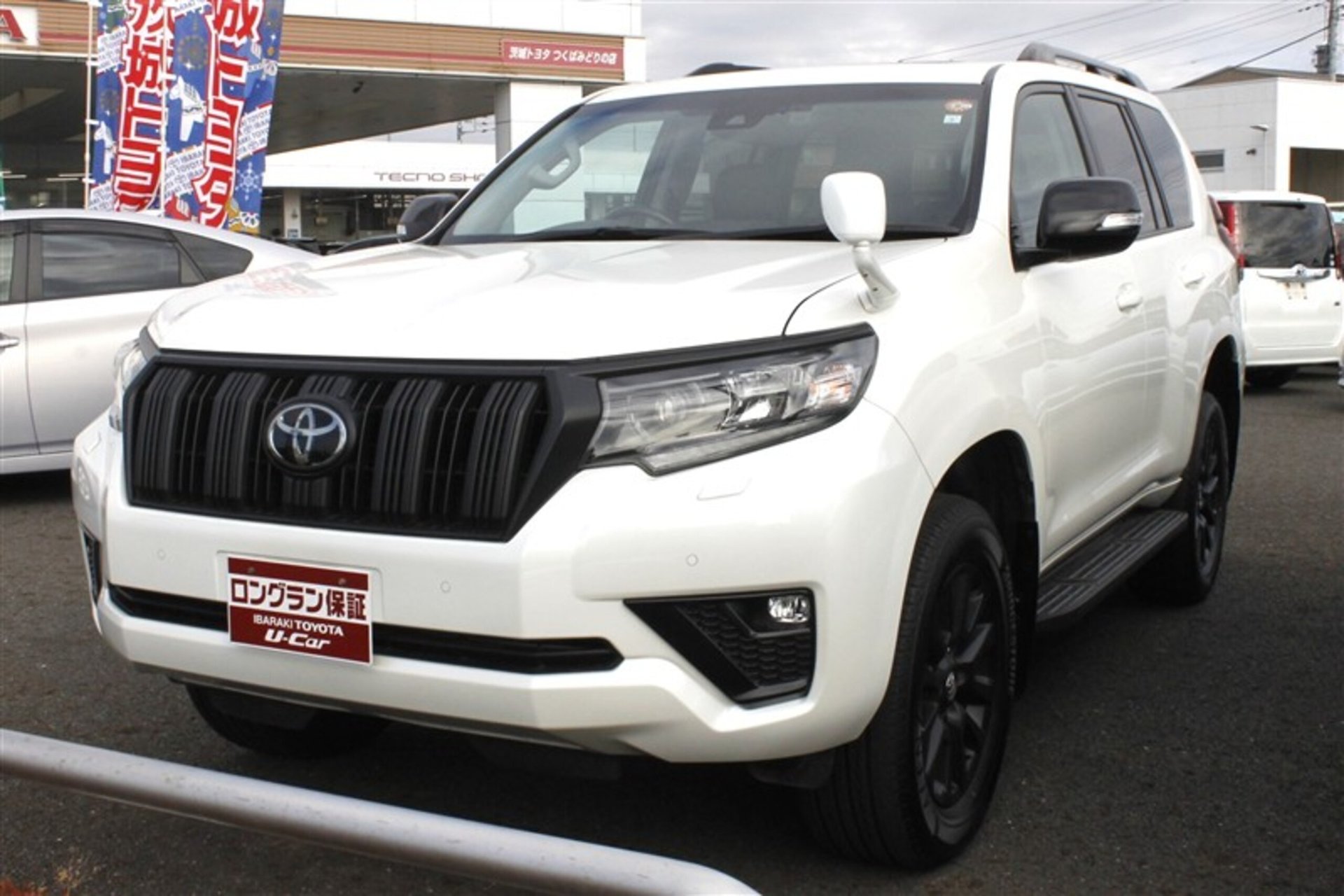 TOYOTA LAND CRUISER PRADO - View 1