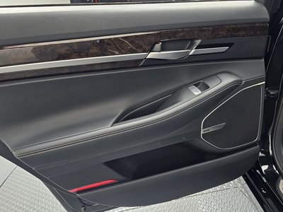 2021 Genesis G90 thumbnail 15